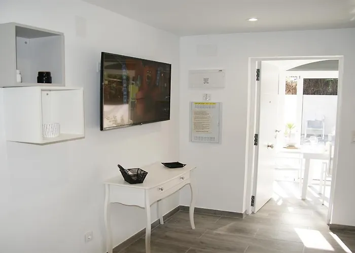 Luxury Costa Blanca Ground Floor, Stayorihuelacosta, Jardin 1 #prp003 Apartament