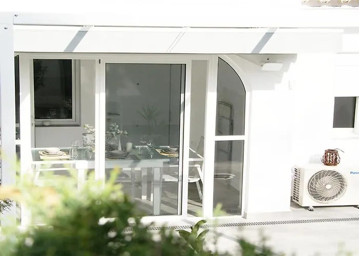 Luxury Costa Blanca Ground Floor, Stayorihuelacosta, Jardin 1 #prp003 * Torrevieja